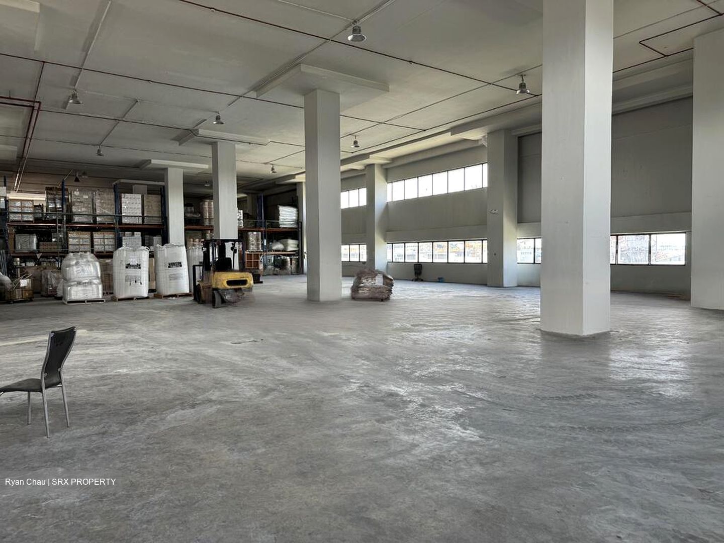 Gul Circle (D22), Warehouse #475688291
